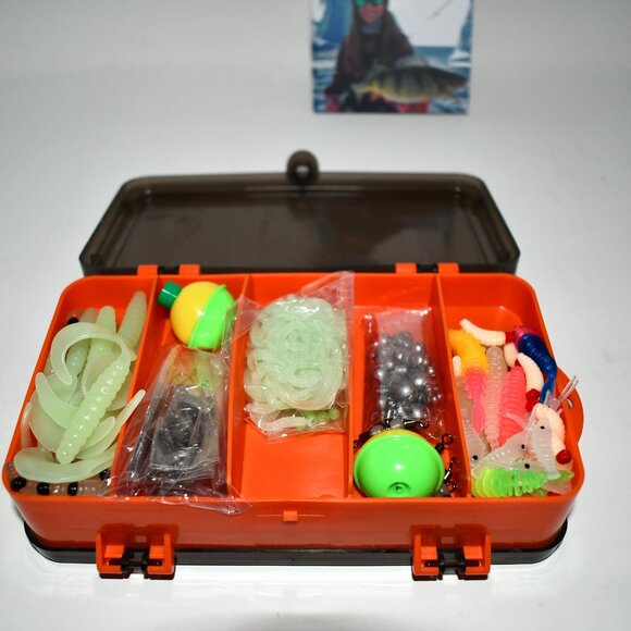 FONMANG Fishing Lures Tackle Box Kit, 126 pcs, Bass, Trout, Walleye, NWT - Picture 3 of 3